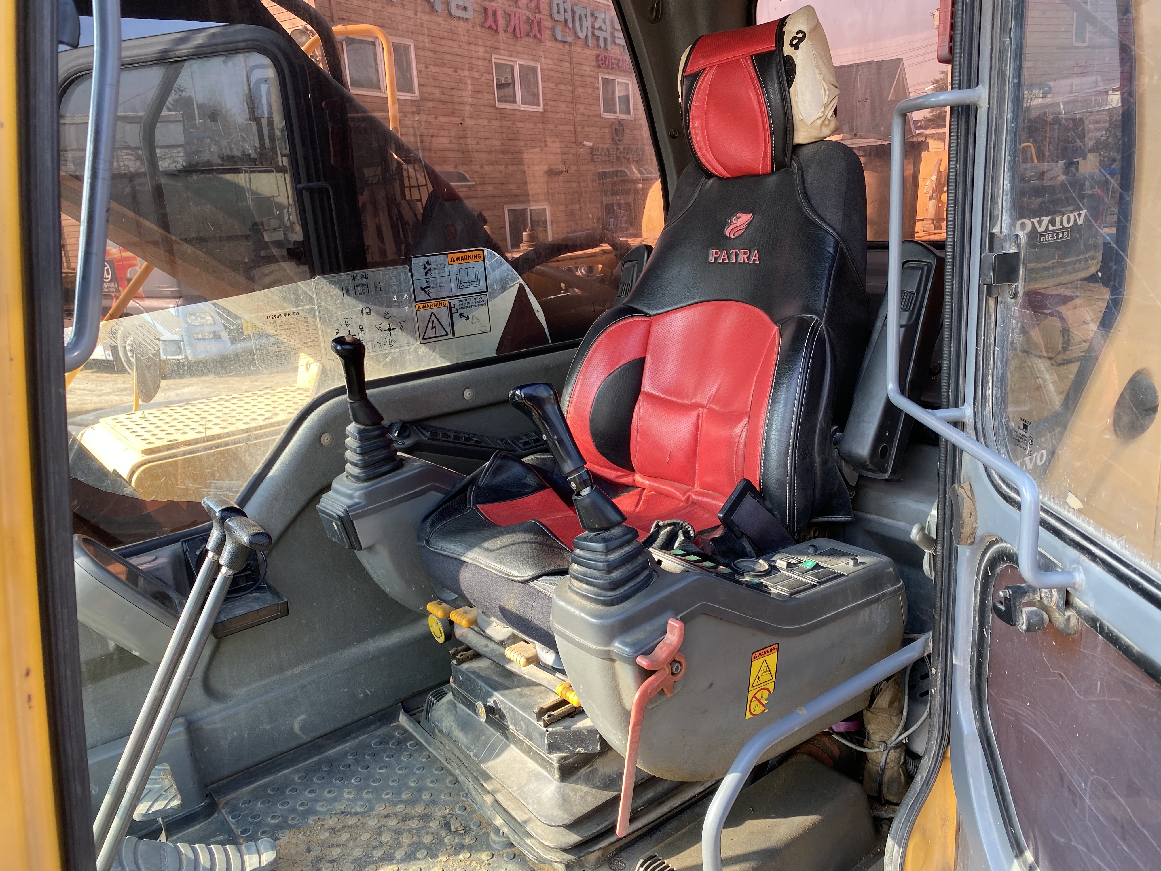 2008 VOLVO EC290B 판매합니다. (6362)