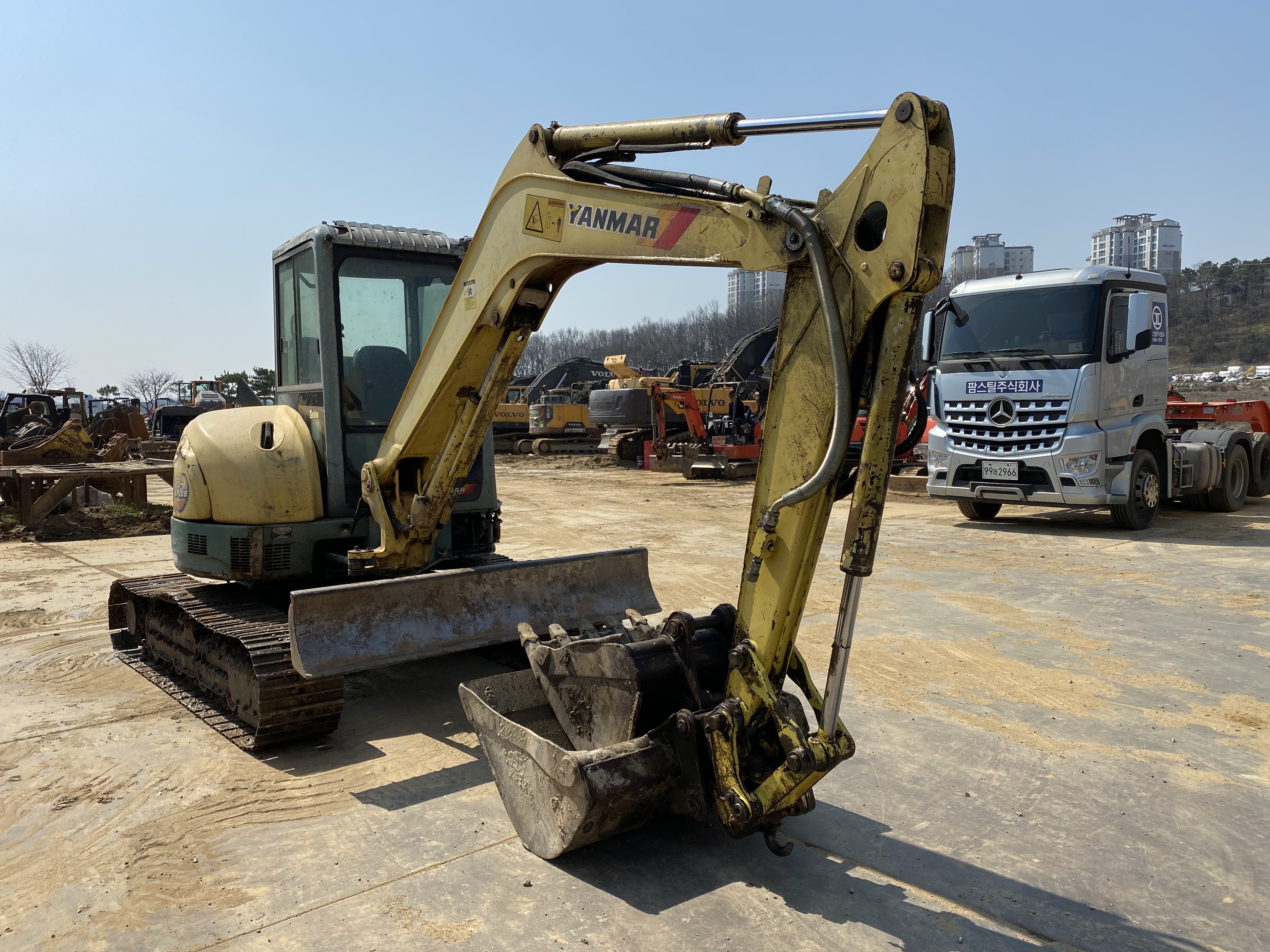 2004  얀마  VIO55 굴삭기 판매합니다.