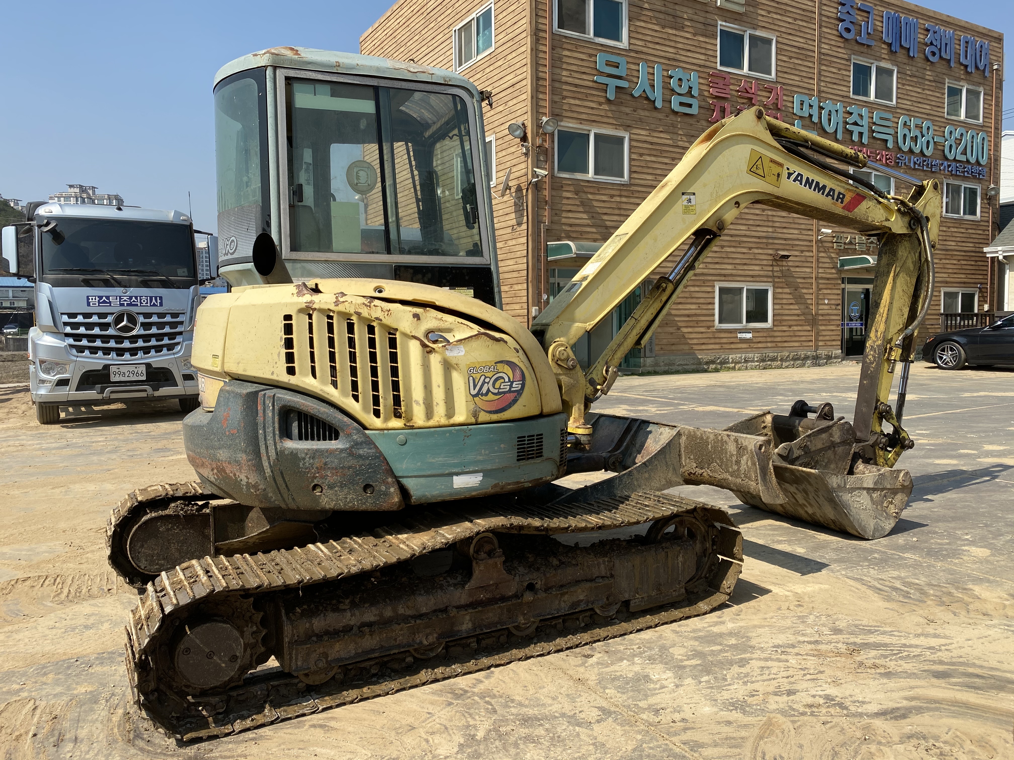 2004  얀마  VIO55 굴삭기 판매합니다.