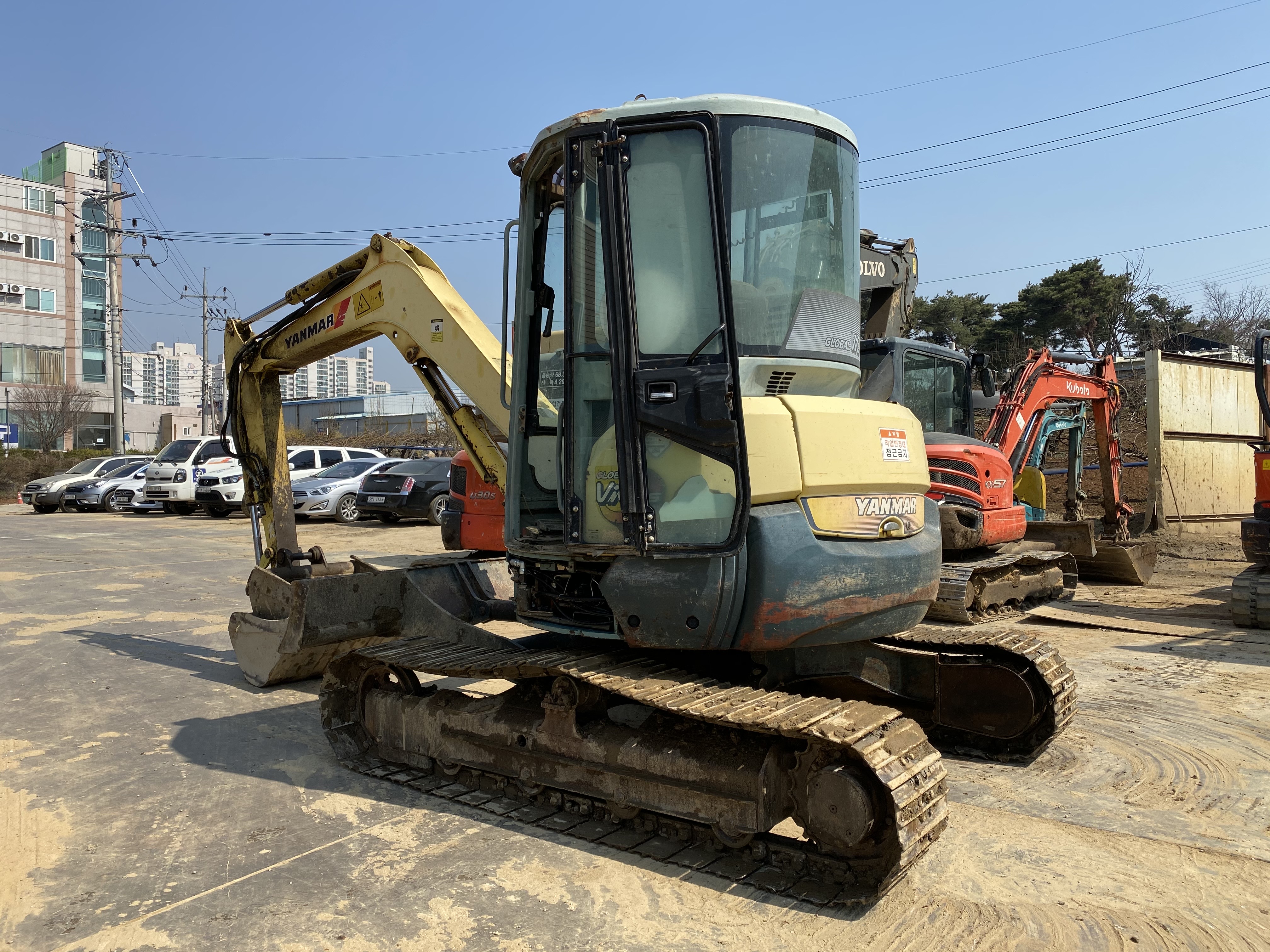 2004  얀마  VIO55 굴삭기 판매합니다.