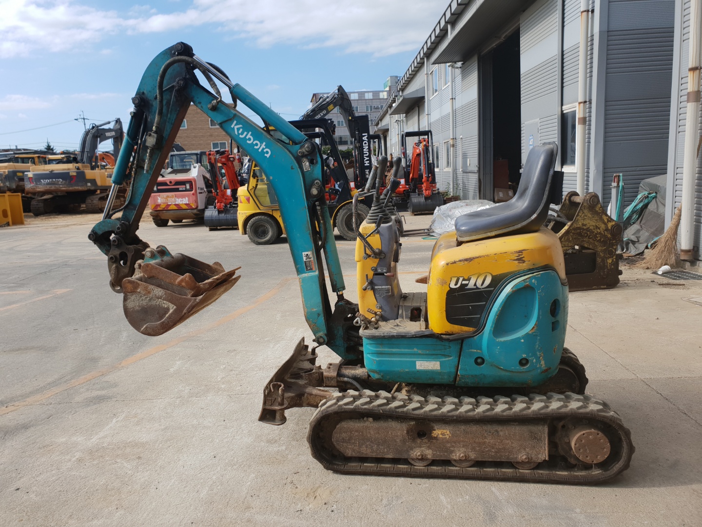 2009 구보다 U-10 굴삭기 판매합니다. (17657)