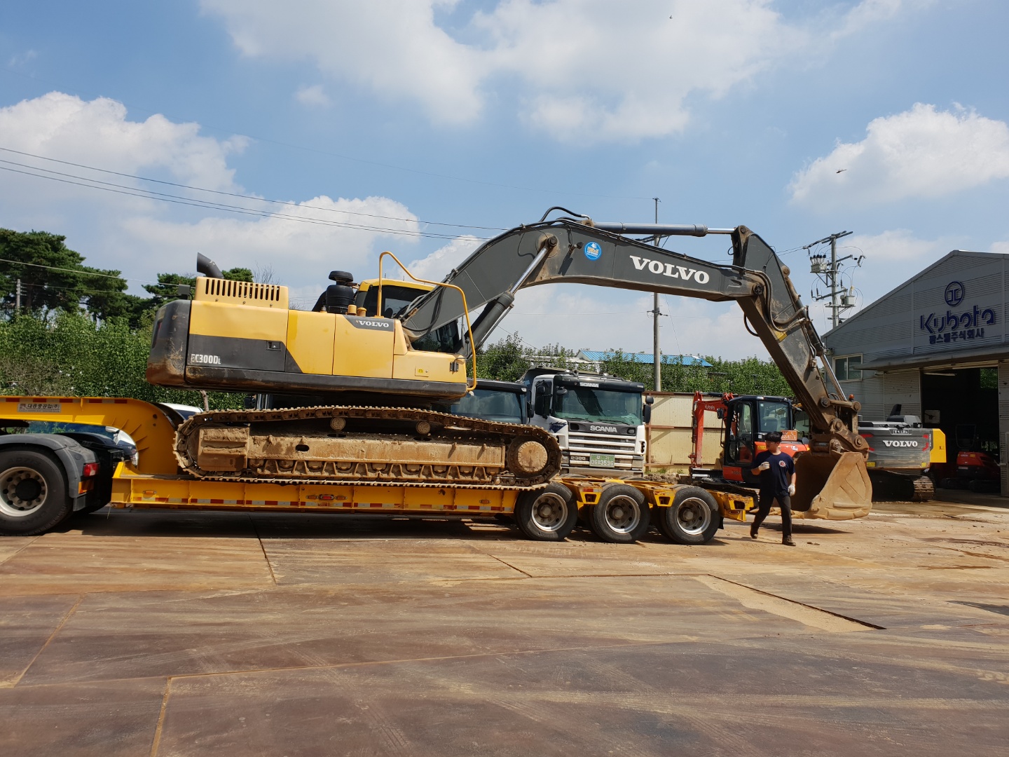 2012 VOLVO EC300D 판매합니다. (8598)