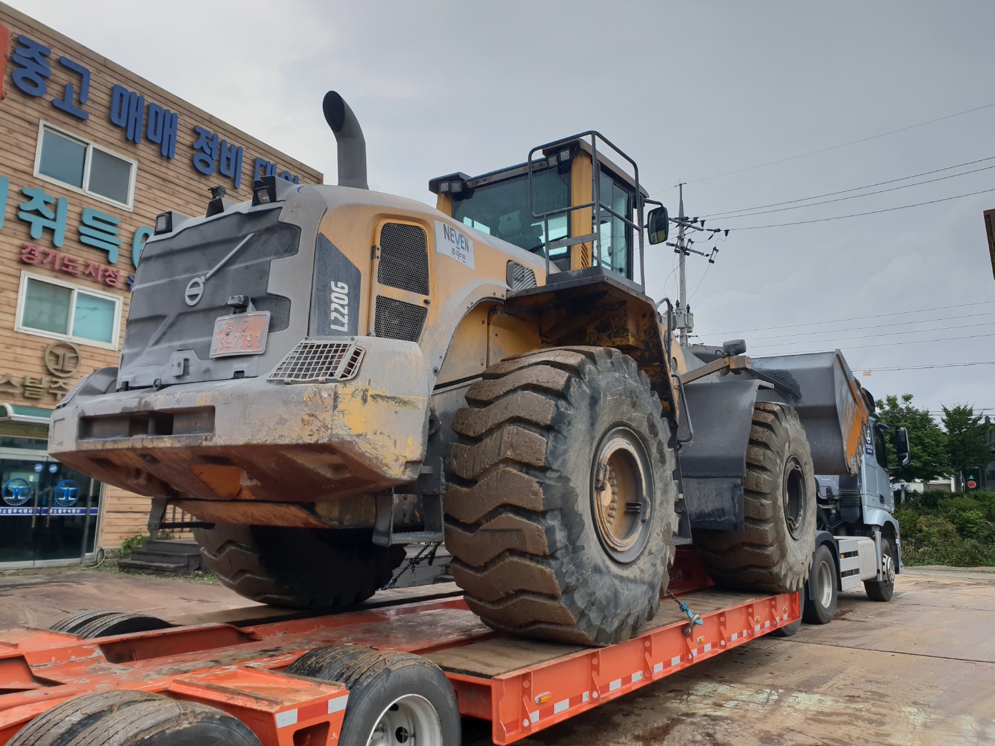 2011 VOLVO L220G 로우더 판매합니다 (7791)
