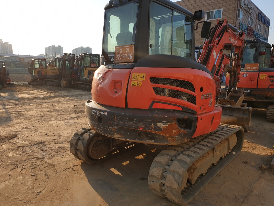 2015 구보다 KX57 미니굴삭기 판매합니다. (5706)