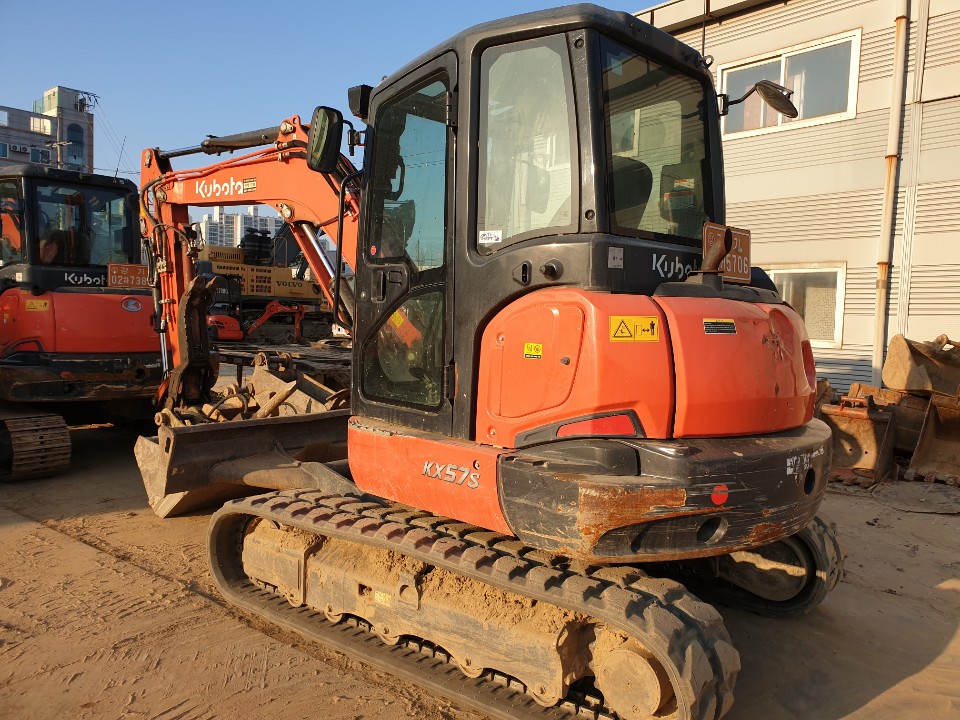 2015 구보다 KX57 미니굴삭기 판매합니다. (5706)