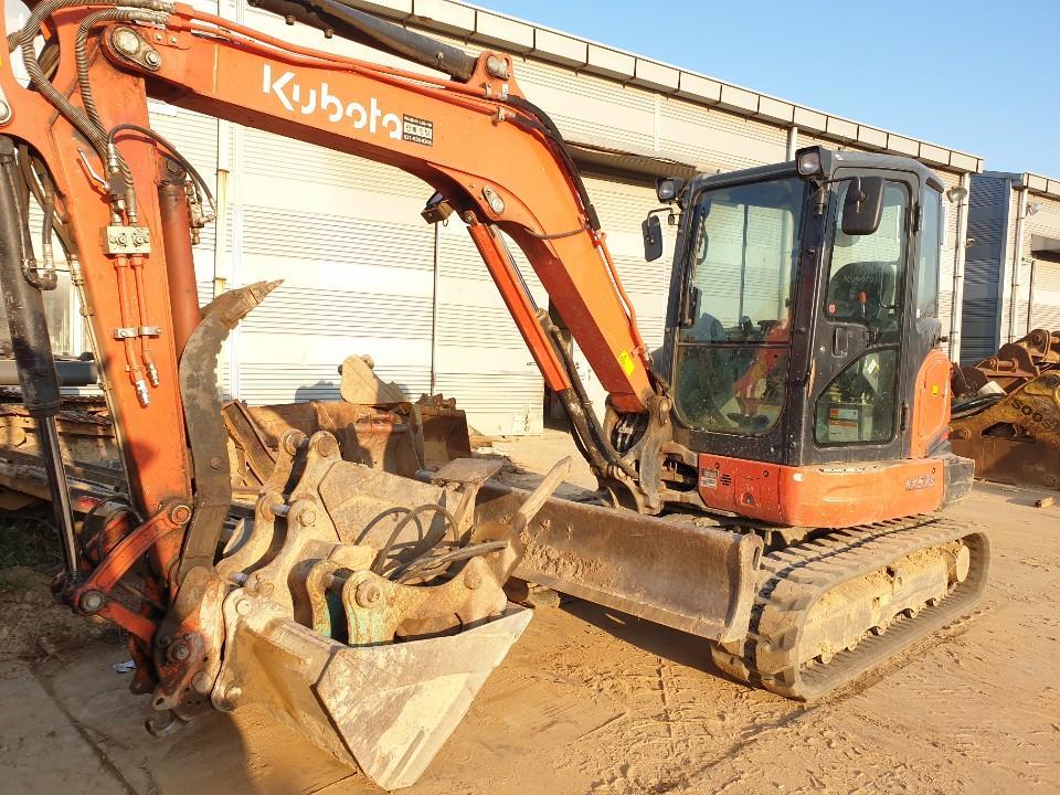 2015 구보다 KX57 미니굴삭기 판매합니다. (5706)