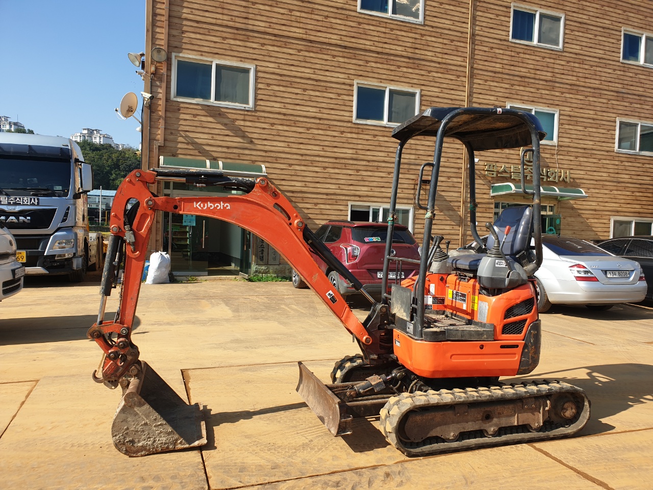 2016 구보다 U-17 미니굴삭기 판매합니다. (3456)