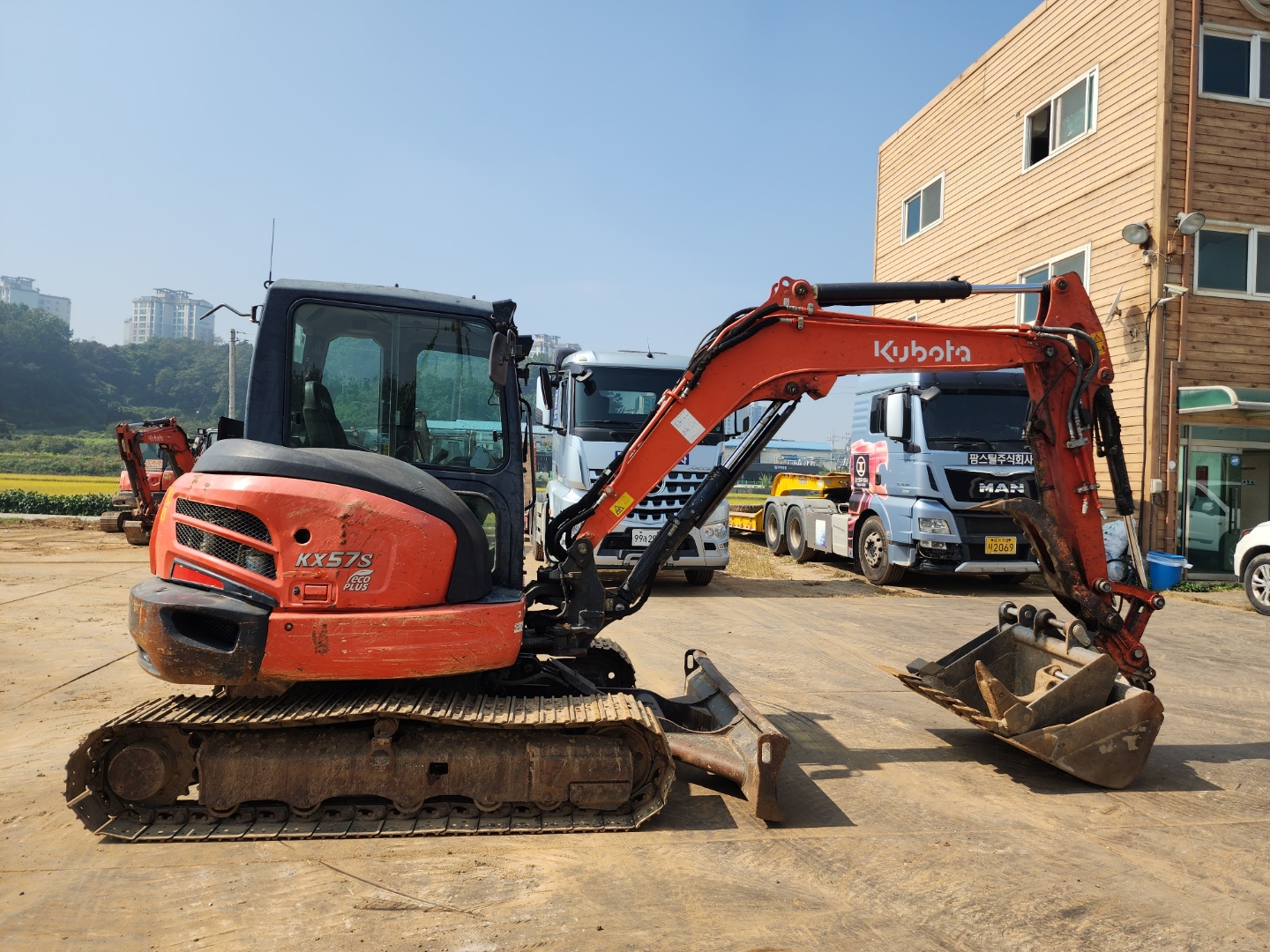 2017 구보다 KX57 미니굴삭기  판매합니다. (8061)