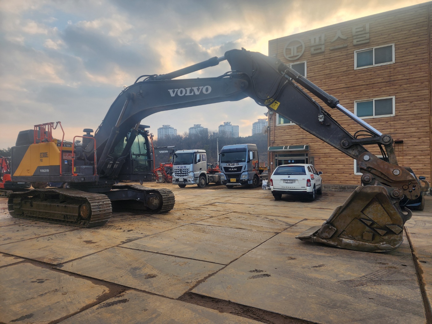 2021 VOLVO EC300E 판매합니다. (7448)