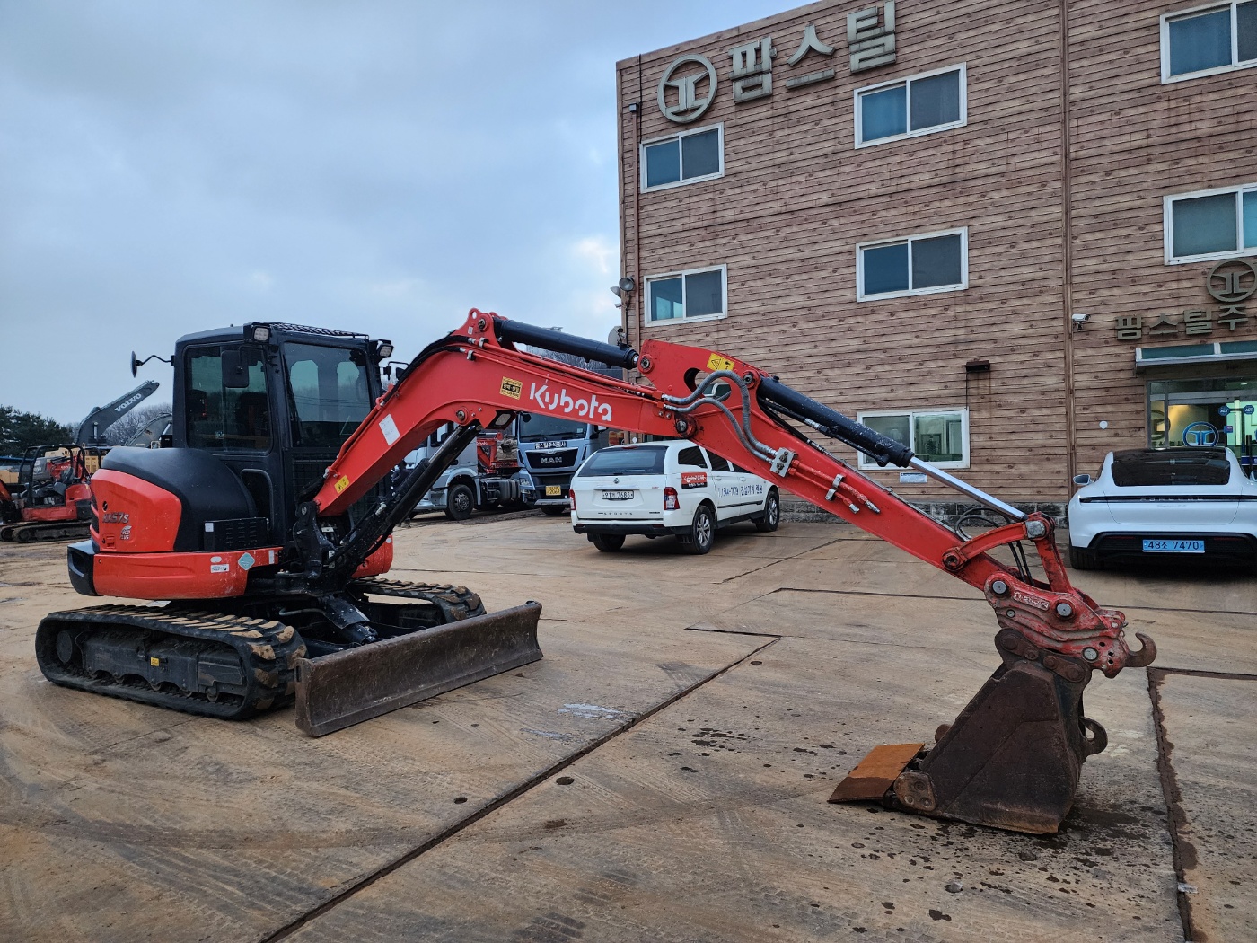 2021 구보다 KX57 미니굴삭기 판매합니다. (7401)