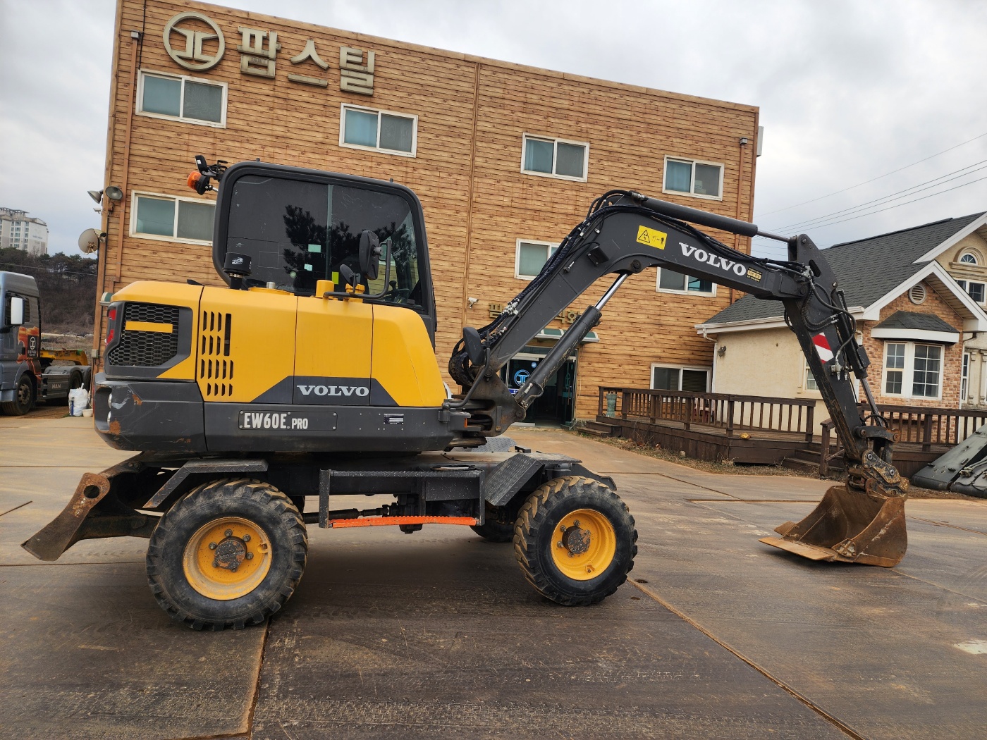 2021 VOLVO EW60E 판매합니다. (8090)