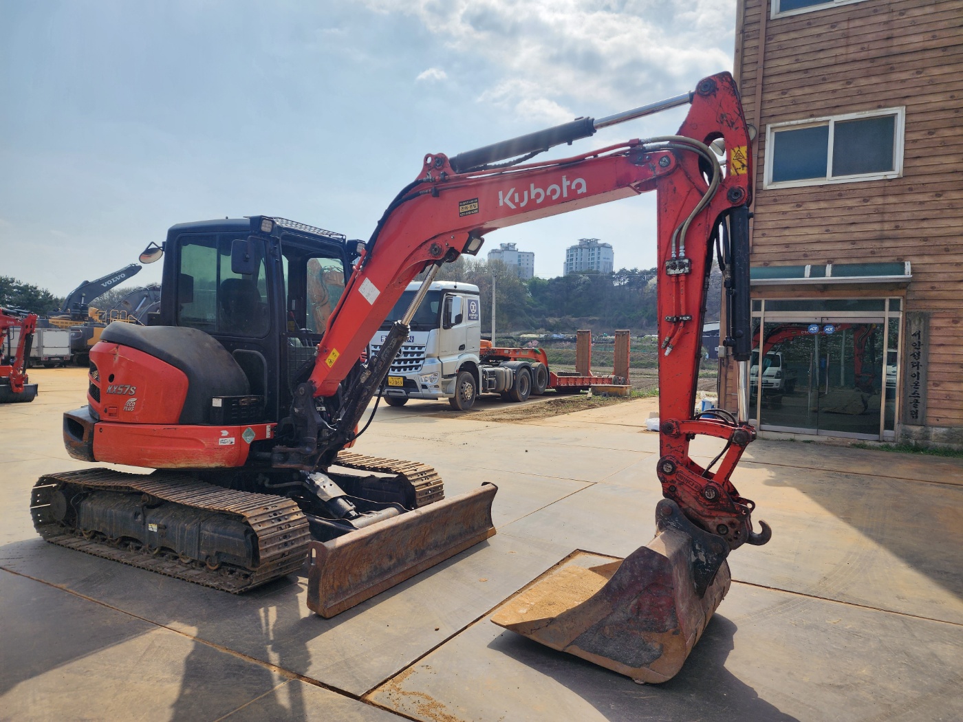 2021 구보다 KX57 미니굴삭기 판매합니다. (7403)