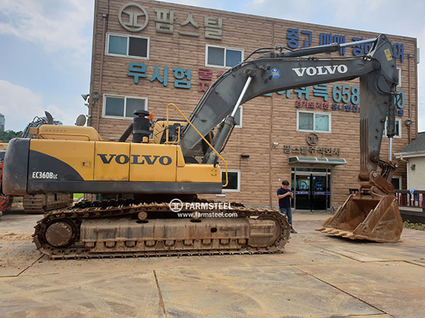 2010 VOLVO EC360BP Excavator. (8666)