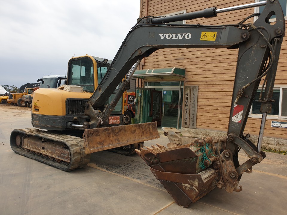 2014 VOLVO ECR88PLUS Excavator. (8587)